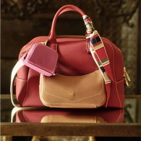 Carolina Herrera / Blasón S Medium Handbag NWT (authentic) - Picture 13 of 15